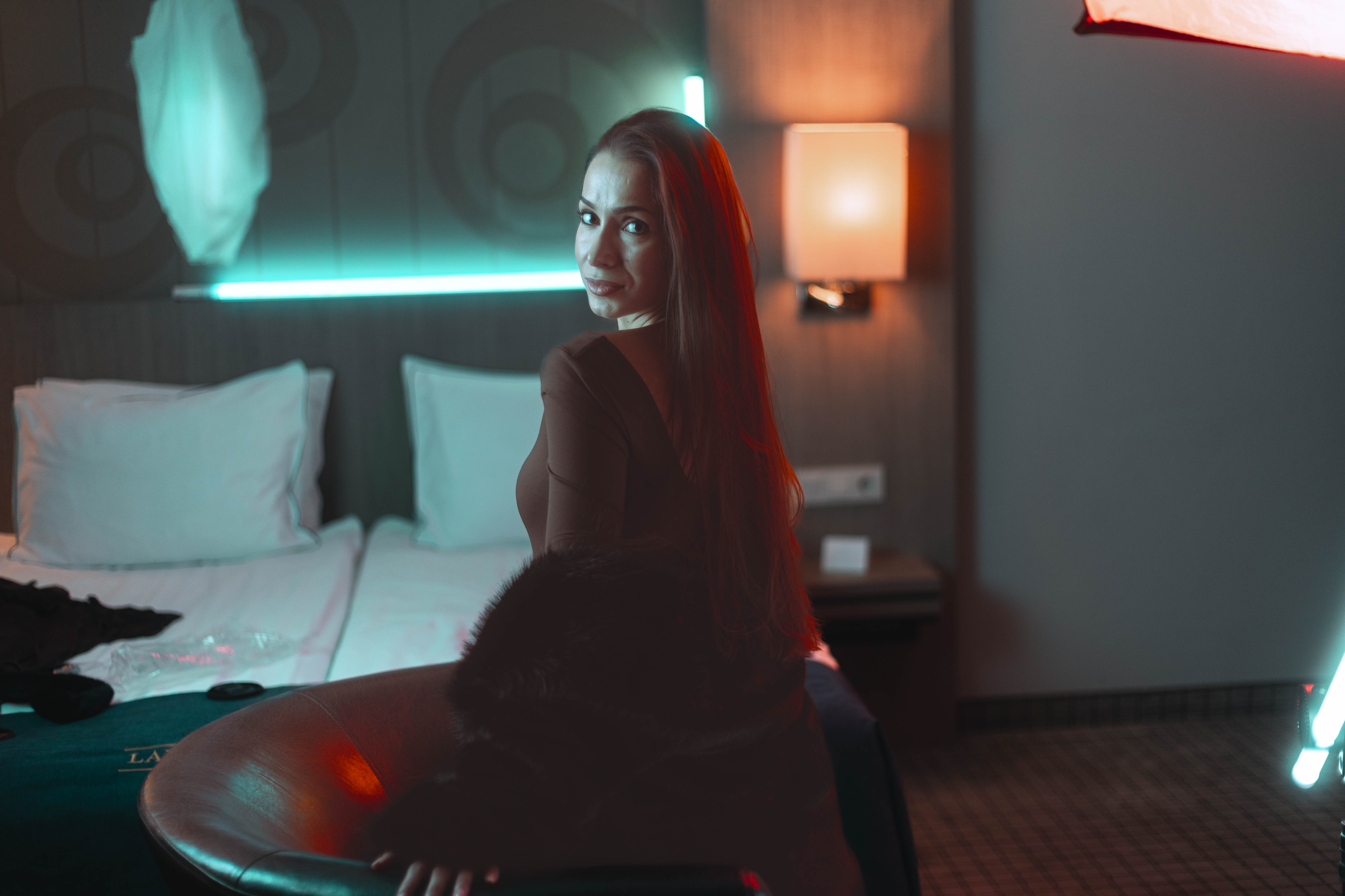 Atelier suite landscape, environmental neon and tungsten ambience